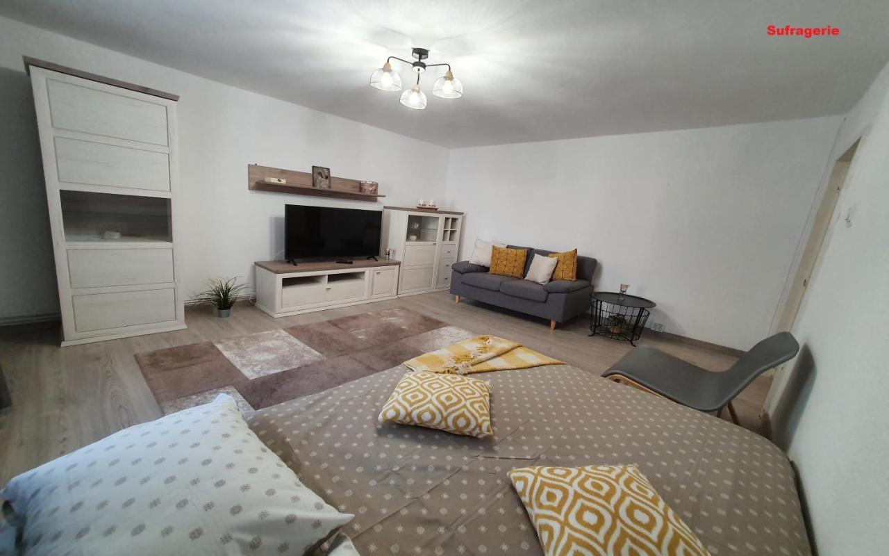 Mia Central Apart, 3 Rooms, 2 Baths, Afi Mall Braşov Esterno foto